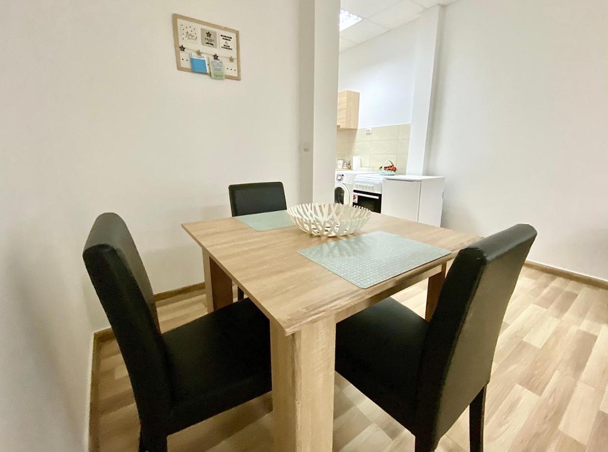 Bellavista Apartmani Stara Pazova Exteriör bild